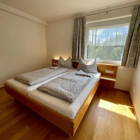 & Zur Taube Inn